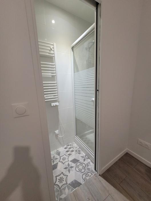 Rénovation de salle de bain à 93100 Montreuil